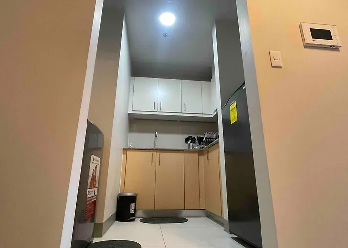 Luxe 1br W/ Balcony @ Uptown Parksuites Manila