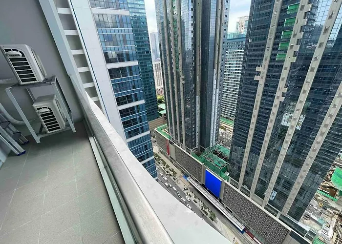 Luxe 1br W/ Balcony @ Uptown Parksuites * Manila